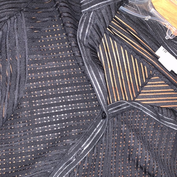 Button down - Picture 2 of 3